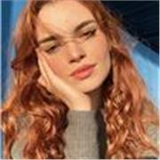 Estudiante universitaria joven, carismática, responsable y con don de gentes. Disponibilidad de coche propio