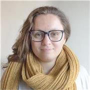 Profesora graduada en Letras (Universidad de Buenos Aires) con más de diez años de experiencia