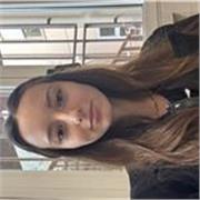 Studentessa di economia al terzo anno inoltre ho frequentato il liceo scientifico in scienze applicate