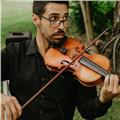 Profesor de violin, canto y solfeo con licenciatura en dirección coral y formación musical en lisboa, a vivir en madrid