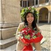 Laureata in Relazioni Internazionali impartisce ripetizioni/aiuto compiti in tutte le materie umanistiche e in inglese e spagnolo