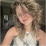 Étudiante en arts appliqués pour cours particuliers d’arts, de dessins, peintures !