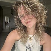 Étudiante en arts appliqués pour cours particuliers d’arts, de dessins, peintures !