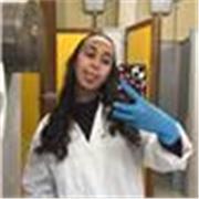 Estudiante de grado superior de análisis y control de calidad con título de bachillerato de ciencias de la salud.