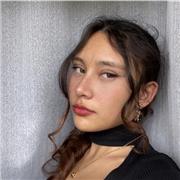 Alumna en un Master de Concept Art y Diseño, muy apasionada por el arte y que le gustaría enseñar sus técnicas a los más jóvenes