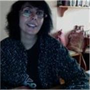 Laureata in Lingue con esperienza ventennale