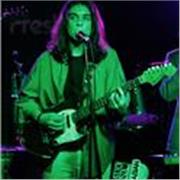 Compositore diplomato in Conservatorio. Lezioni di chitarra su misura e composizione di musica per l'audiovisivo