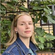 Art & Design tutor teaches students for all ages