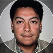 Soy muy dinámico y creativo, me gustan los retos y ver el crecimiento de mis alumnos, que pierdan el miedo y se reten a sí mismos