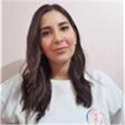 Profesora de anatomía apta para todas las edades y nivel académico de licenciatura.