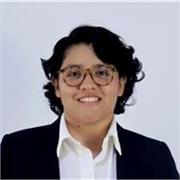 Profesora de inglés da clases a público de todas las edades para nivel básico e intermedio