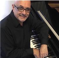 Profesor de música, com título Profesor Superior se ofrece para clases de iniciación músicaL y Profesor de piano de piano