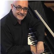 Profesor de música, com título Profesor Superior se ofrece para clases de iniciación músicaL y Profesor de piano de piano