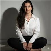 Pedagoga 
Pós graduada em Psicopedagoga e Educadora Infantil 
Pos graduada em ABA