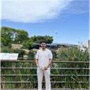 Profesor con muchos años de experiencia en mecánica de vehiculos a motor, dispuesto a enseñar a jóvenes que quieres abrirse paso a