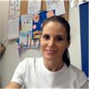 Profesora de primaria , especialmente de niños de primero, segundo y tercer curso.