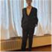 Per chiunque avesse bisogno di aiuto con la lingua inglese, tedesca o spagnola (tutte certificate) sono a disposizione!