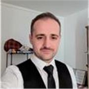 Prof d'anglais en collège et lycée, passionné de musique et d'histoire.