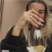 Sono una studentessa, nel tempo libero aiuto i ragazzi a studiare e a colmare lacune!