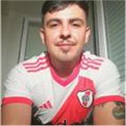 Entrenador titulado con UEFA C 
Máximo compromiso y pasión por el deporte.