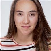 Soy una persona proactiva, dinámica, responsable, empática, que trabaja a través del vínculo con sus alumnos/as partiendo de sus propios objetivos y necesidades. Mi fin es dar herramientas para lograr su autonomía escolar.