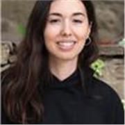 Soy un alma soñadora que disfruta de compartir, crecer y enseñar lo que me ha enseñado mi experiencia. 