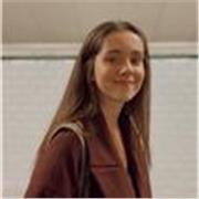 Profesora de secundaria y primaria de idiomas en España.