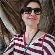 Educatrice socio pedagogica da anni impartisce lezioni private a ragazzi di scuola superiore che devono recuperare debiti o affrontare esame di stato