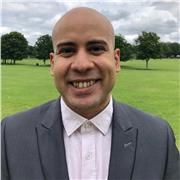 Ingeniero aeroepacial con la capacidad de enseñar distintas materias