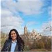 Acompañante de personas dependientes adaptada a todas las edades.