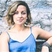 I give private lessons tailored to your level and learning needs.