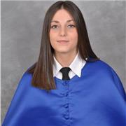 Profesional altamente cualificada con amplia experiencia en el ámbito educativo y sólidos conocimientos de técnicas de enseñanza y diseño de planes de estudio.