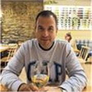 Licenciado en ADE con más de 15 años de experiencia profesional en multinacionales.