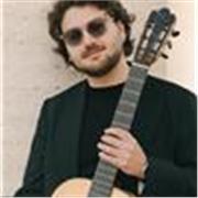 Insegnante chitarra classica, laureato cum laude in conservatorio e in musicologia, offro lezioni private di strumento o discipline musicali