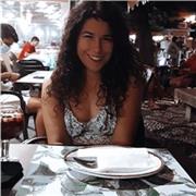 Profesora particular que imparte clases a niños de primaria y secundaria