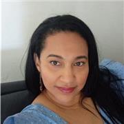 Profesor de biología imparte clases a niños online