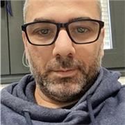 Ingegnere delle telecomunicazioni impartisce lezioni di matematica e fisica per ragazzi