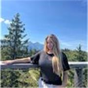 Soy estudiante universitaria con un gran nivel de inglés y muy buen trato con niños.