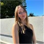 Laureata in lingua spagnola, offre ripetizioni e aiuto compiti per bambini e ragazzi