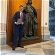 Giovane Neolaureato in Giurisprudenza con massimo dei voti sono aBenevento, disponibile anche per lezioni online