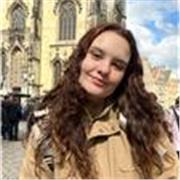 Estudiante universitaria ofrece clases de inglés y refuerzo general para primaria y secundaria online