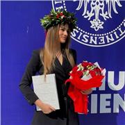 Profesora nativa titulada con mas de 1 ano de experiencia imparte clases online y presencial