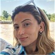 Profesora de química, brindo clases a adolescentes