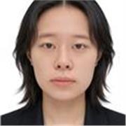 Sono un'insegnante che propone lezioni di lingua cinese, laureata in triennale e magistrale presso La Sapienza di Roma in Archeolo