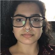 Insegnante di inglese, studentessa di scienze della formazione primaria, diplomata al liceo linguistico