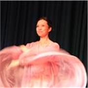 Je donne le cours d'eurythmie musical et de la parole, l'harmonie des trois potentiels: la concentration/mémoire, la respiration, le mouvement. L'eurythmie apporte la joie de mouvement, permet le développement personnel, le cheminement intérieur