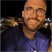 Ciaoo! Sono laureato in Giornalismo e comunicazione. Sono qui per aiutarti nei compiti di italiano (medie e superiori)