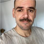 Professeur de FLE passionné, diplômé et tourné vers la réussite des apprenants.