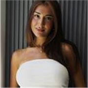 Sono Sabrina, una ragazza solare e paziente, e offro supporto nello studio per bambini e ragazzi delle elementari e delle medie