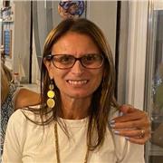 Offro lezioni private a bambini di elementari, medie e superiori. Prezzo competitivo e passione per il mio lavoro.